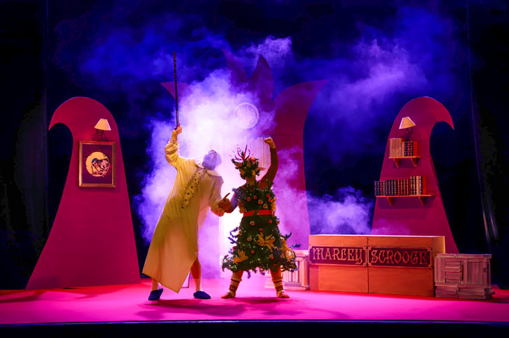 "Cuento de Navidad" adaptación teatral del famoso relato de Charles Dickens por MV Producción. Fiestas de Calasparra